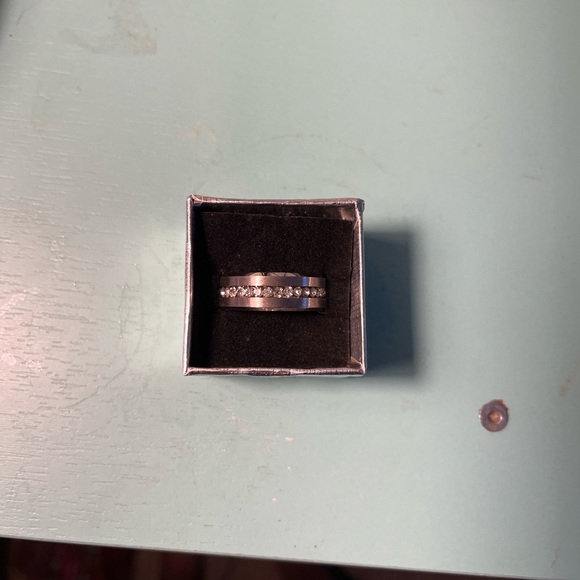 Elegant Silver Crystal Women's Ring - Picture 3 of 6